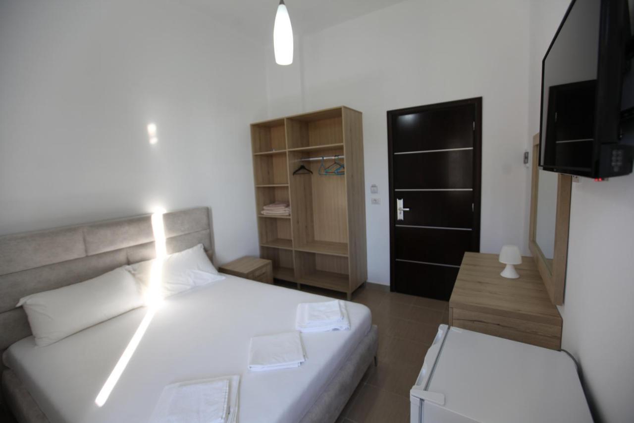 Bunec Beach Resort Piqeras Exteriör bild