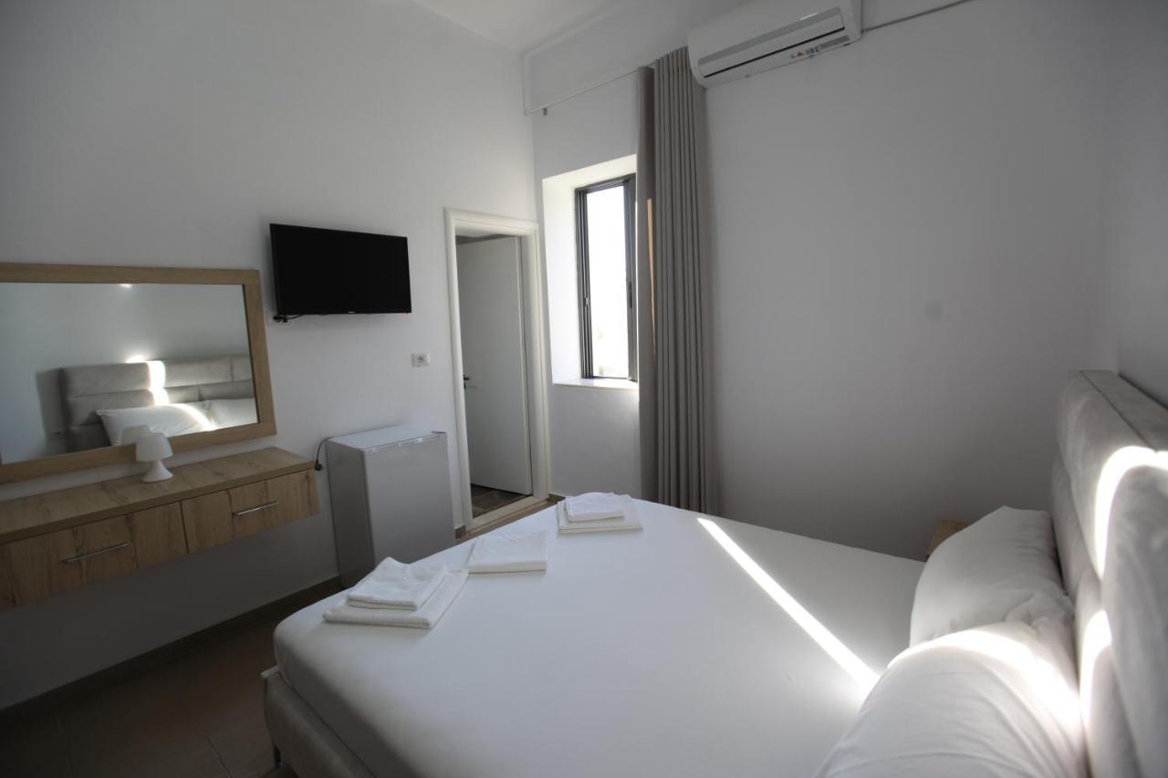Bunec Beach Resort Piqeras Exteriör bild
