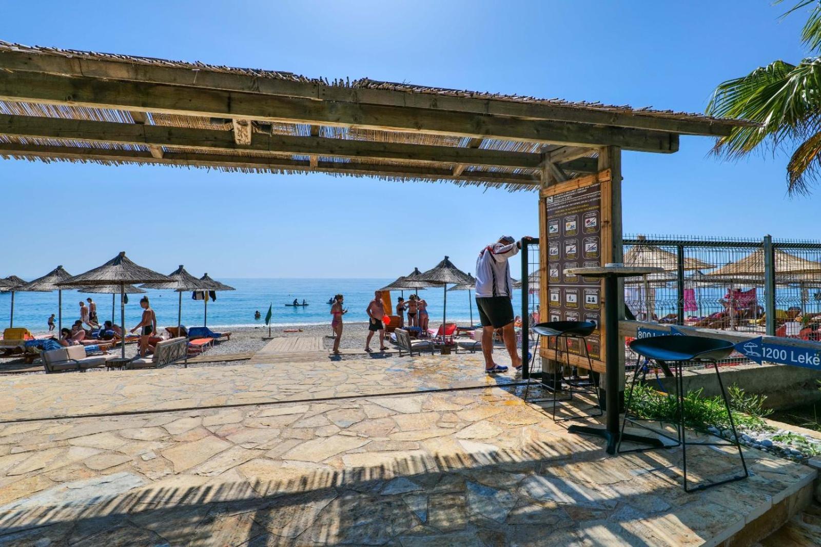 Bunec Beach Resort Piqeras Exteriör bild